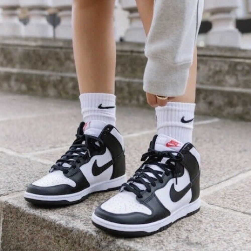Nike Dunk High Black And White